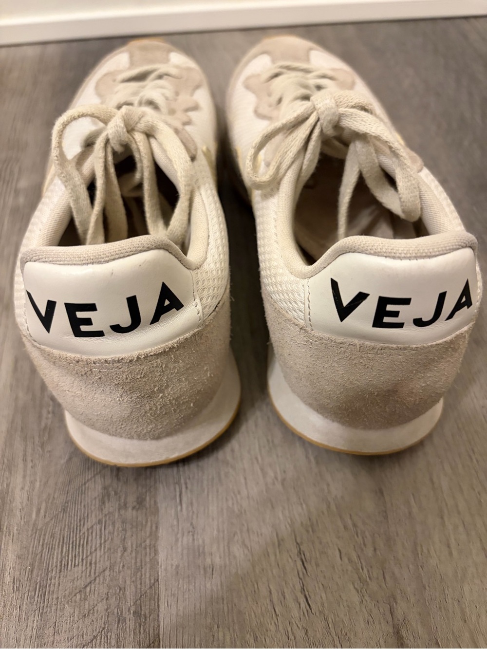 Veja Rio Branco White and Beige Size 8